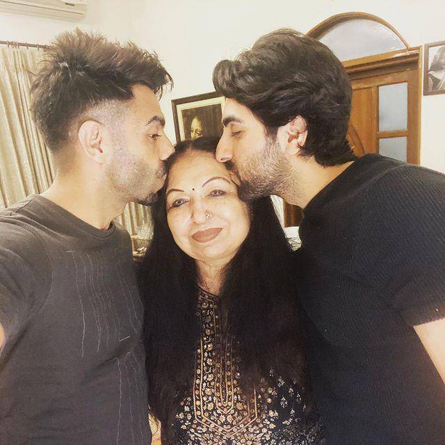 Ayushmann dan Apashakti Khurrana (instagram.com/ayushmannk)