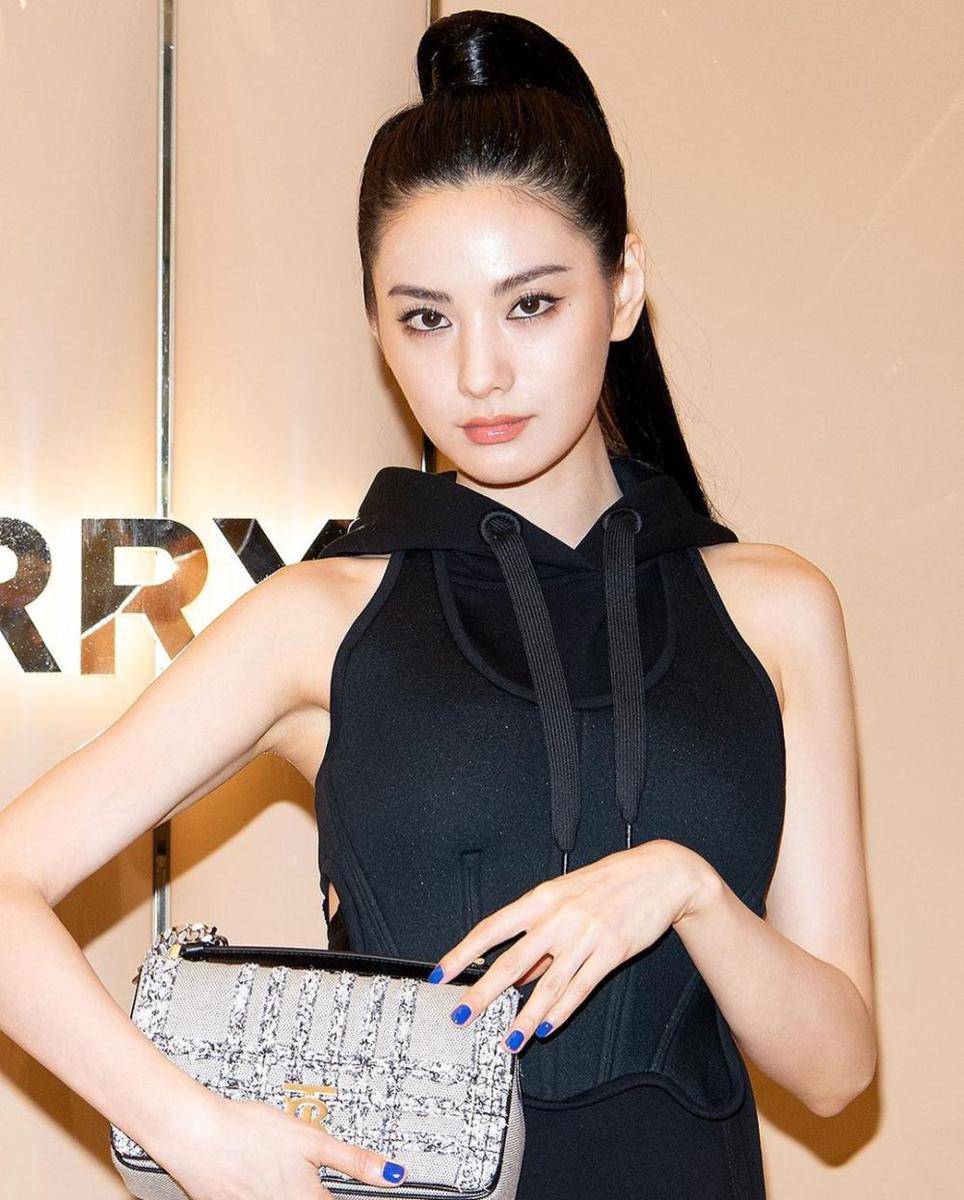 Nana (instagram.com/jin_a_nana)