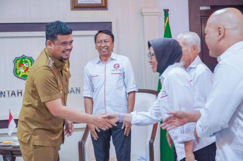 Pengurus PJSI Sumut dan Medan saat beraudiensi dengan Wali Kota Medan Bobby Nasution di Balai Kota Medan, Selasa (22/8/2023) (Dok.Istimewa)