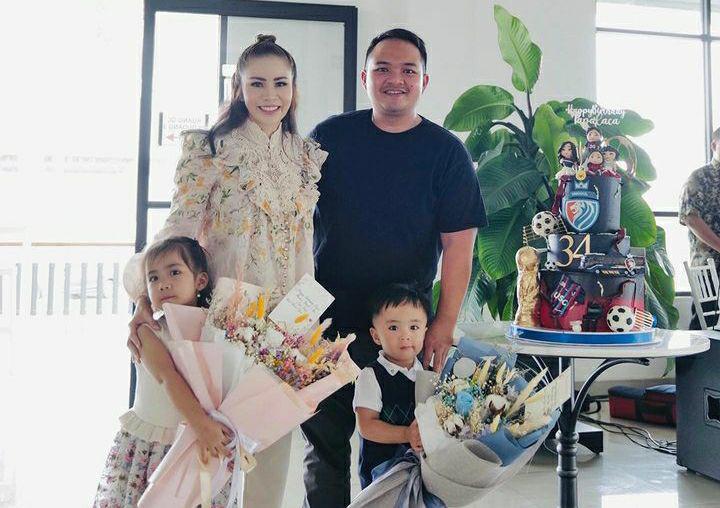 10 Potret Perayaan Ulang Tahun Nicola, Suami Momo Geisha yang Meriah