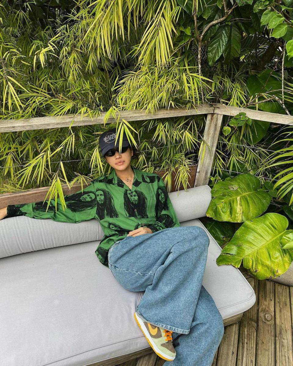 OOTD nuansa streetwear ala Peggy Gou (instagram.com/peggygou_)