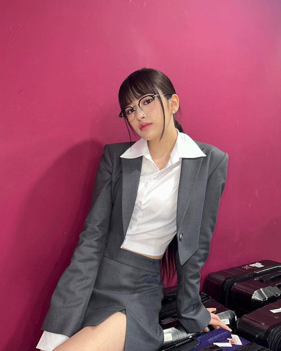 ide mix and match rok mini ala Yujin IVE (instagram.com/_yujin_an)