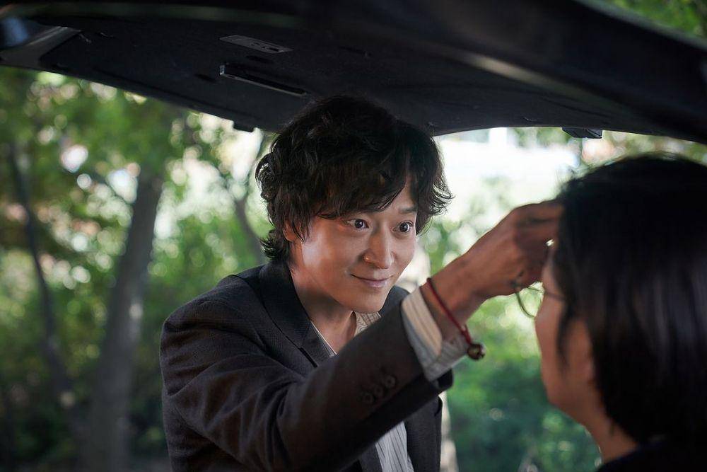 cuplikan Kang Dong Won di film Dr. Cheon and The Lost Talisman (instagram.com/cjenmmovie)