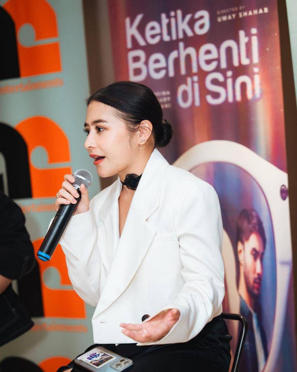 potret Prilly Latuconsina promosi film di Malaysia (instagram.com/prillylatuconsina96)