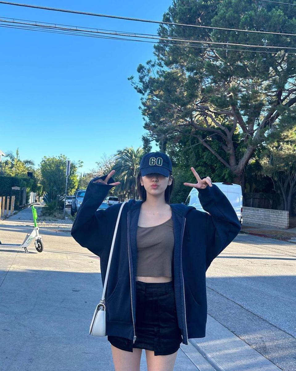 ide mix and match rok mini ala Yujin IVE (instagram.com/_yujin_an)
