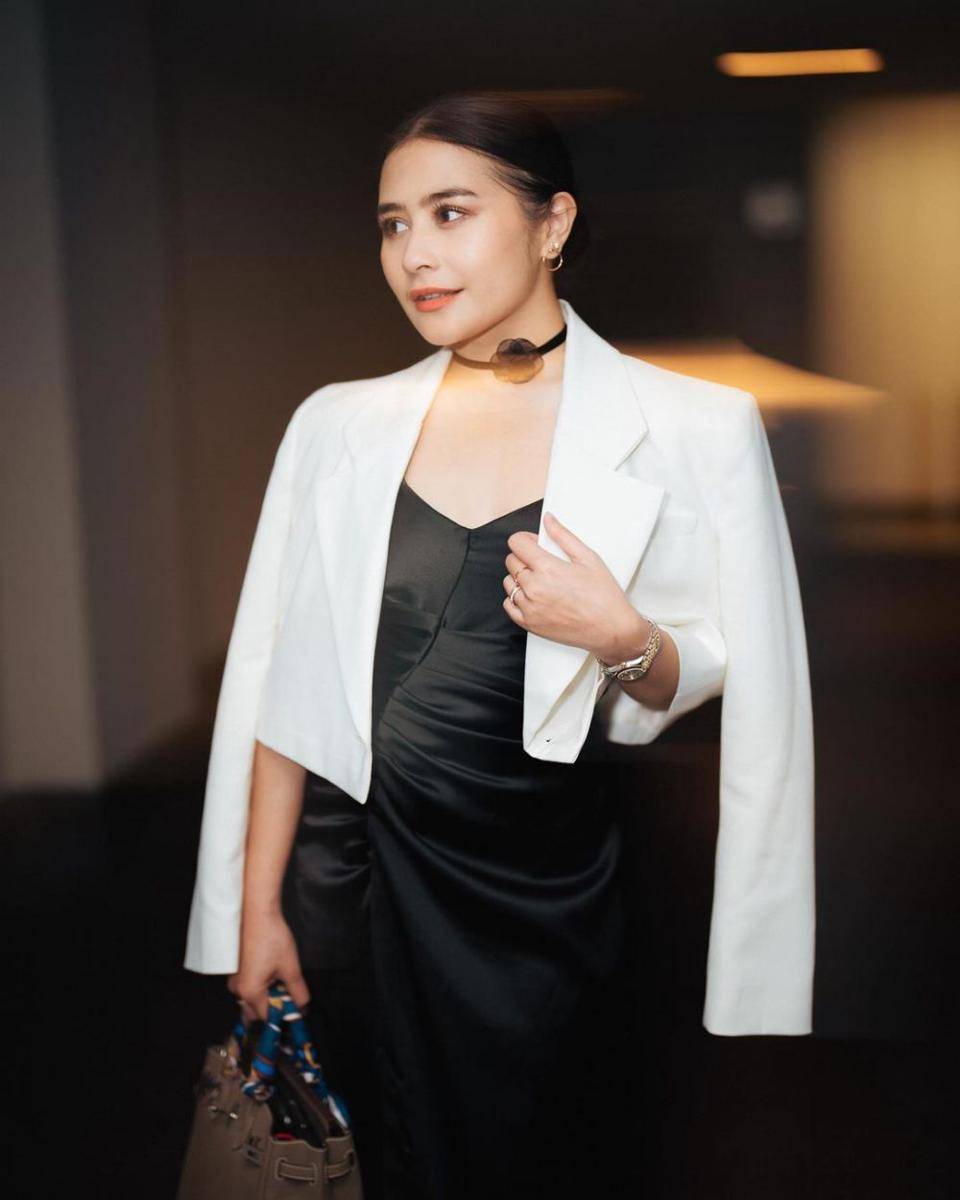 potret Prilly Latuconsina promosi film di Malaysia (instagram.com/prillylatuconsina96)