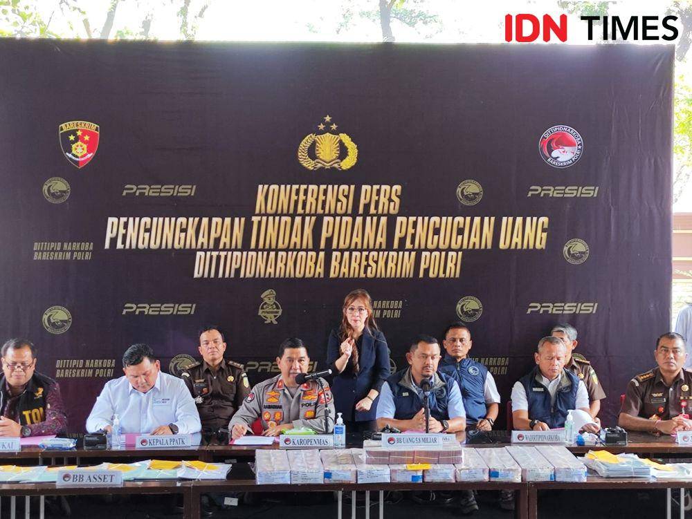 Konferensi pers pengungkapan TPPU hasil peredaran sabu oleh Bareskrim (IDN Times/Irfan Fathurohman)