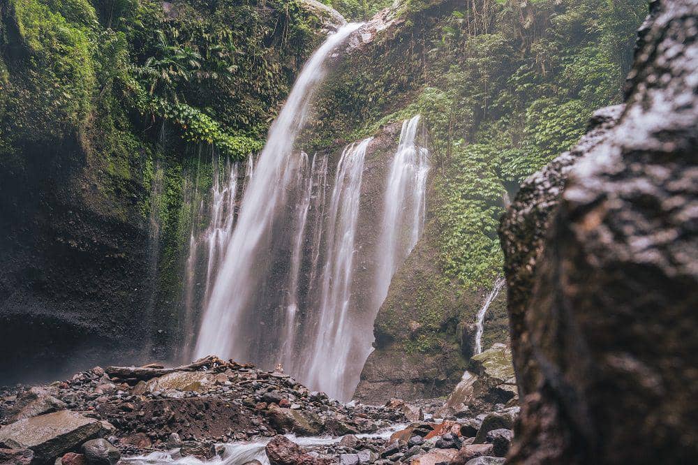 Pemandangan Air Terjun Tiu Kelep di Senaru (freepik.com/wirestock)