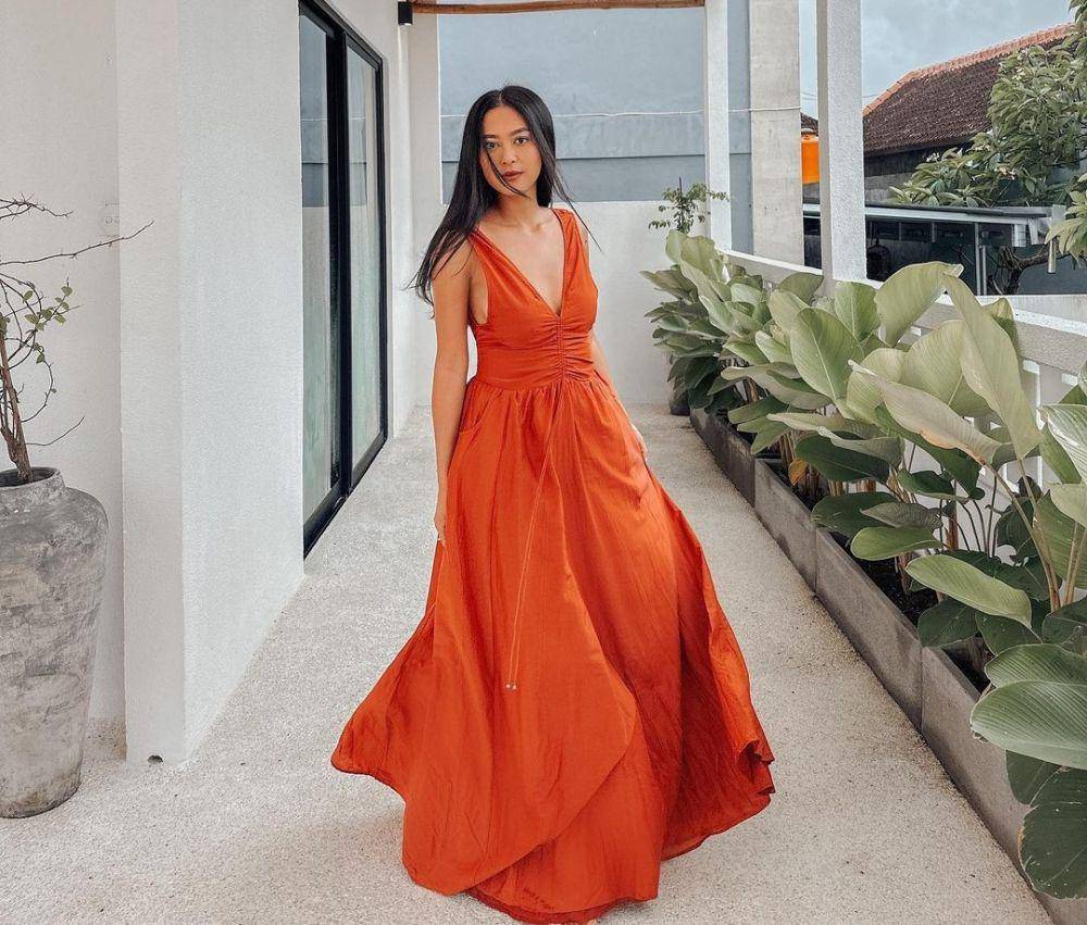 ragam dress Maria Rahajeng (instagram.com/mariarahajeng)