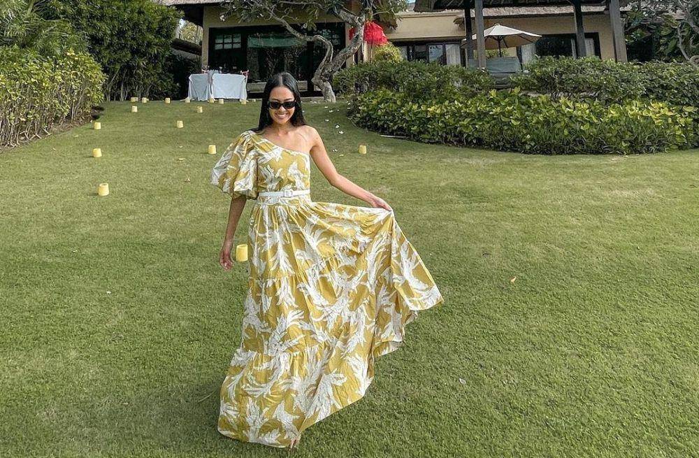 ragam dress Maria Rahajeng (instagram.com/mariarahajeng)
