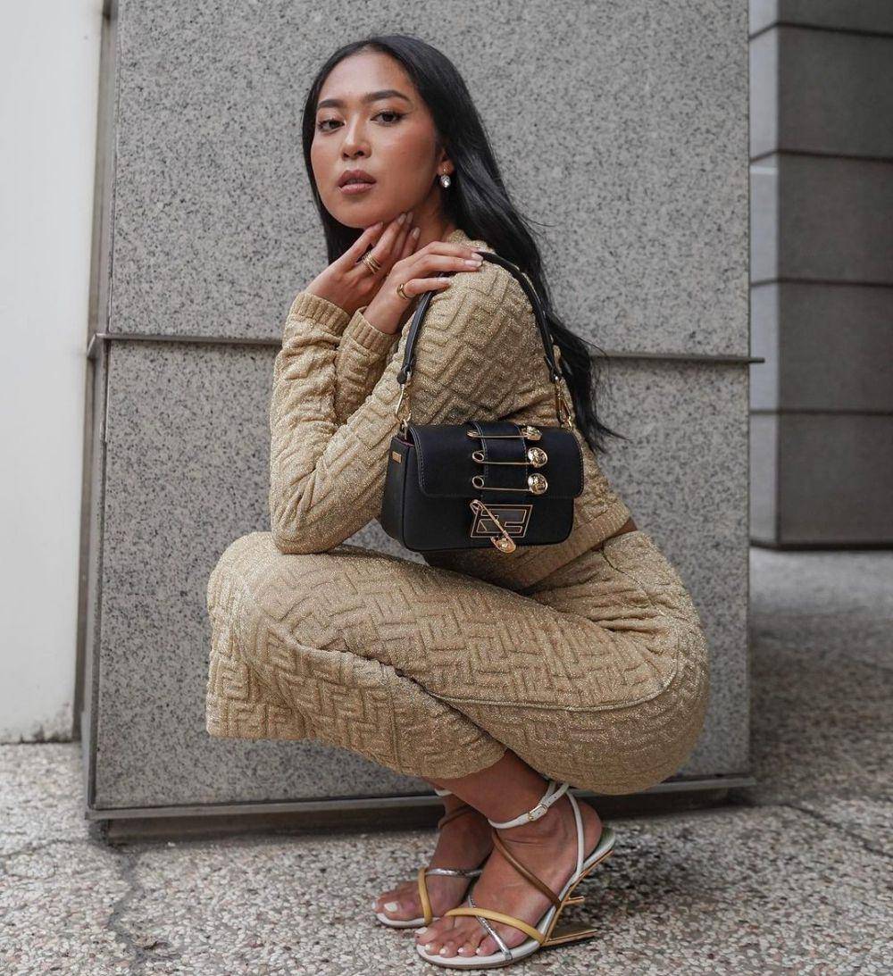 ragam dress Maria Rahajeng (instagram.com/mariarahajeng)