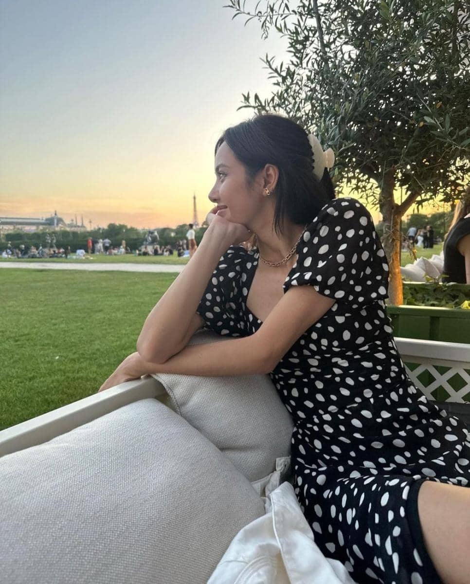 Inspirasi dress untuk hangout ala Lisa BLACKPINK (instagram.com/lalalalisa_m)