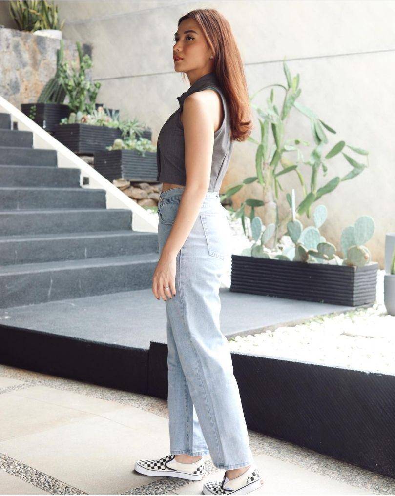 ide gaya casual Chelsea Olivia (instagram.com/chelseaoliviaa)