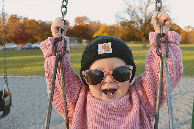 ilustrasi sweater anak (unsplash.com/Shaylyn)