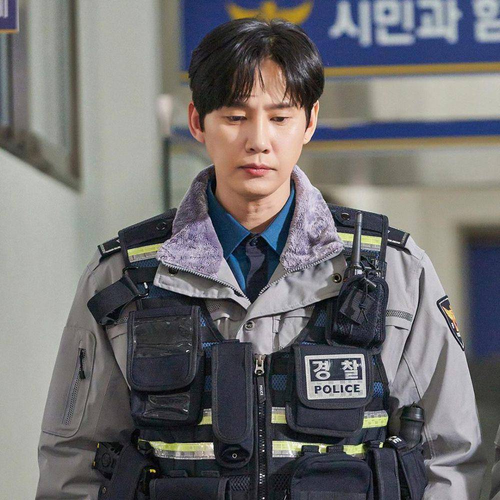 Park Sung Hoon di drama Not Others (instagram.com/bhent_official)