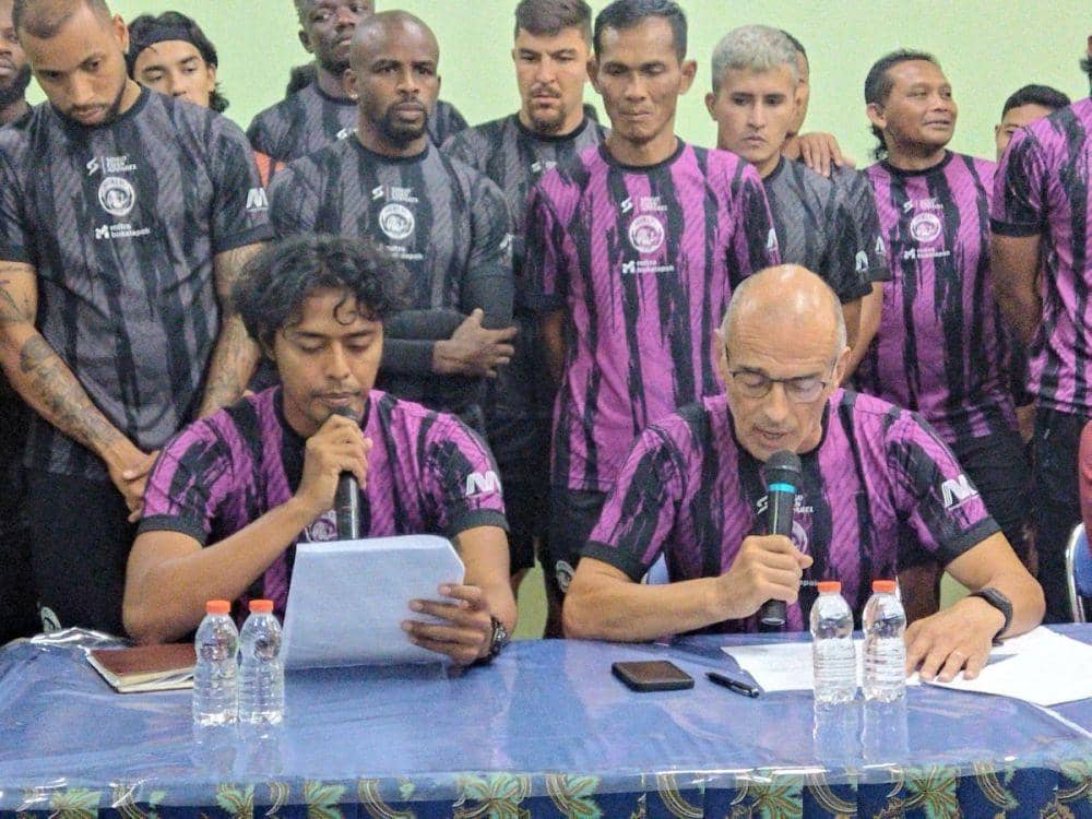Komentar Pelatih Baru Arema (Google/Avirista Midaada)