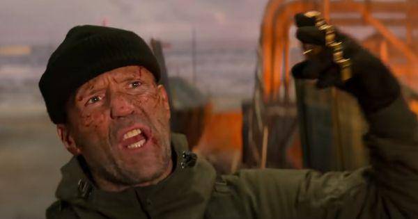 Lee marah-marah pada Ross ( Dok. Lionsgate / The Expandables 4 )