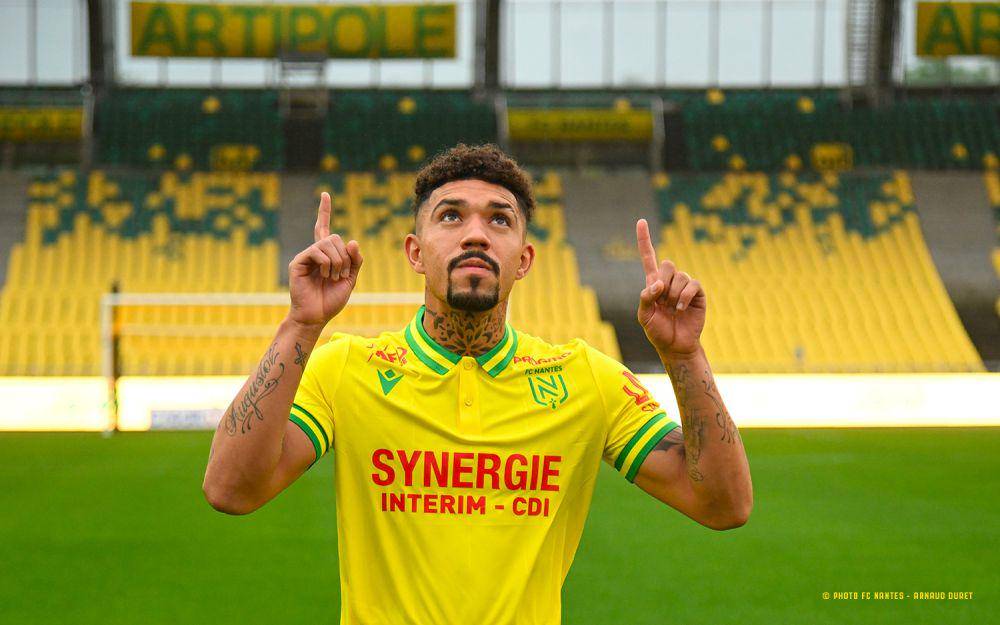 Douglas Augusto (fcnantes.com)