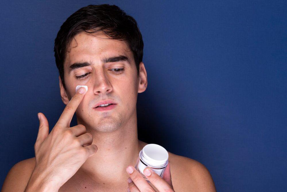5 Tips Memilih Sunscreen untuk Pria yang Kerja di Dalam Ruangan