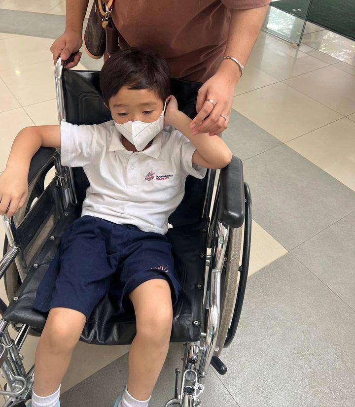 anak Bella Shofie jatuh di sekolah (Instagram.com/bellashofie_rigan)
