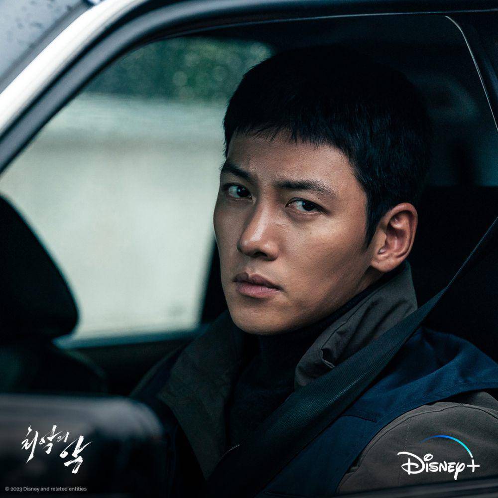 cuplikan Ji Chang Wook di drakor The Worst of Evil (instagram.com/disneypluskr)