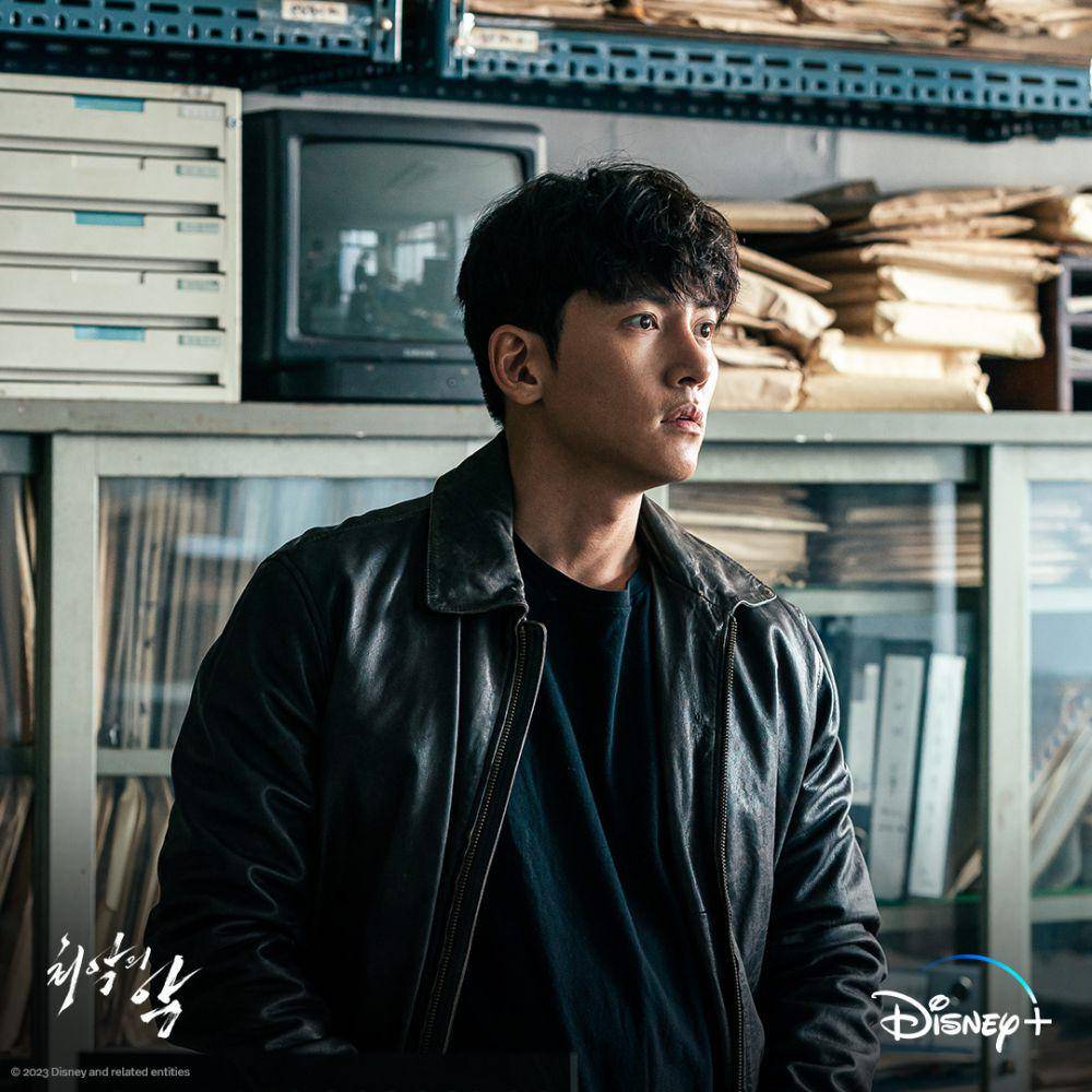 cuplikan Ji Chang Wook di drakor The Worst of Evil (instagram.com/disneypluskr)