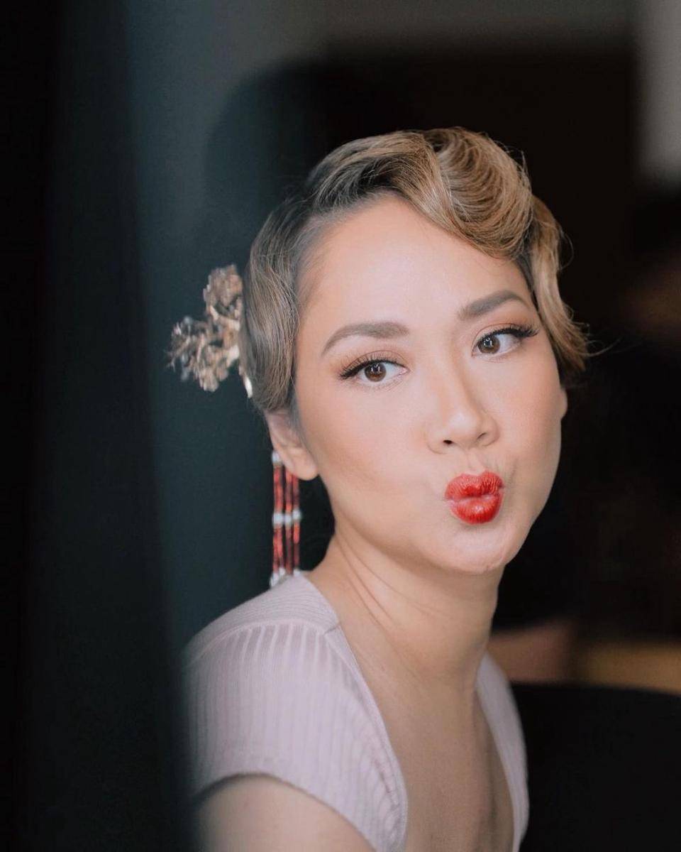 gaya makeup ala Bunga Citra Lestari (instagram.com/bclsinclair)
