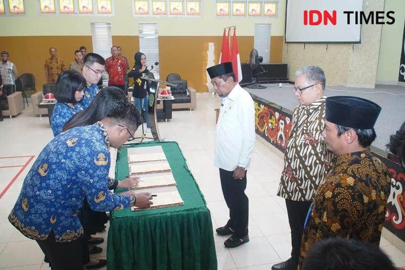 Para ASN 100 persen tanda tangani SK disaksikan Bupati PPU, Hamdam dan pejabat lainnya (IDN Times/Ervan)