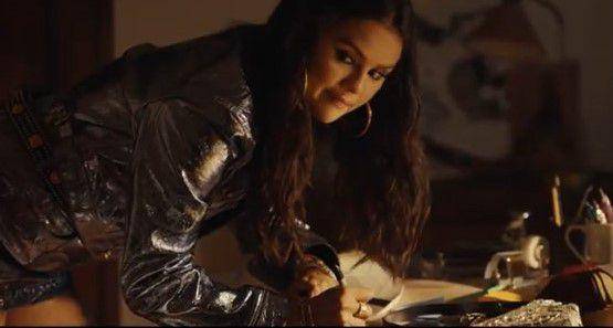 Cuplikan video klip Single Soon (dok. youtube/Selena Gomez)