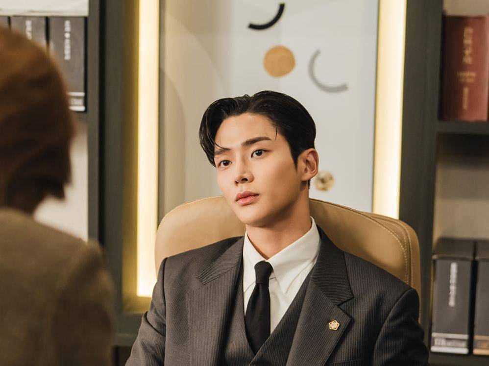 Rowoon SF9 dalam still cut drama Destined With You (instagram.com/jtbcdrama)