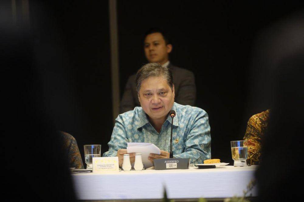 Menteri Koordinator Bidang Perekonomian Airlangga Hartarto menjadi tuan rumah jamuan makan malam bagi 28 perwakilan negara anggota The Organization for Economic Co-operation and Development (OECD) di Indonesia, pada Kamis (24/8). (Dok. Kemenko Perekonomian)