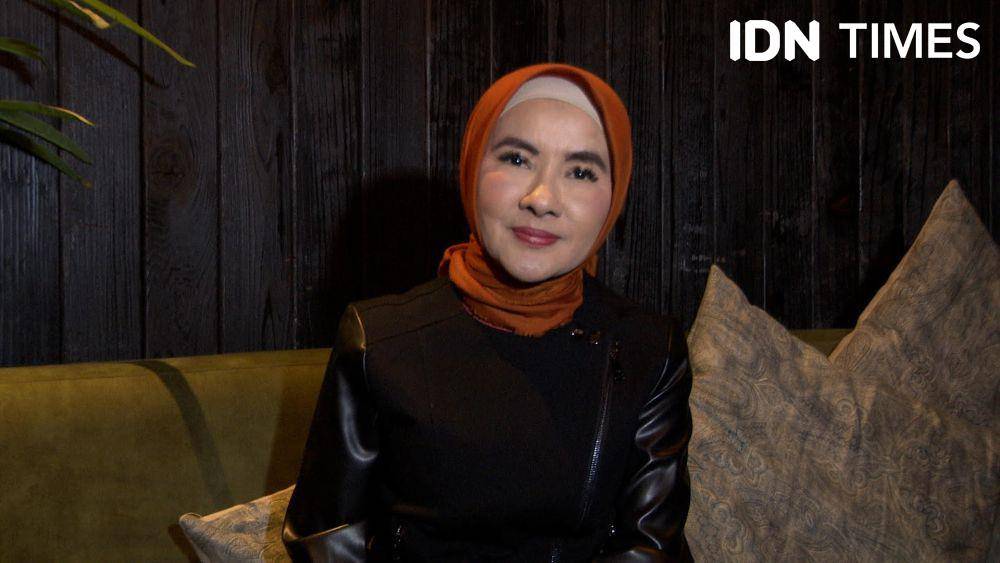 Direktur Utama PT Pertamina (Persero) Nicke Widyawati dalam jumpa pers di sela lawatan ke Afrika, Kamis (24/8/2023). (IDN Times/Uni Lubis)