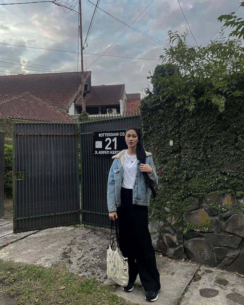 Look Boyish ala Andini Ajeng (instagram.com/andiniajengg)