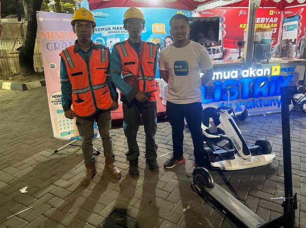 Stan PLN di arena pameran Festival F8 Makassar di Pantai Losari. (Dok. PLN UID Sulselrabar)