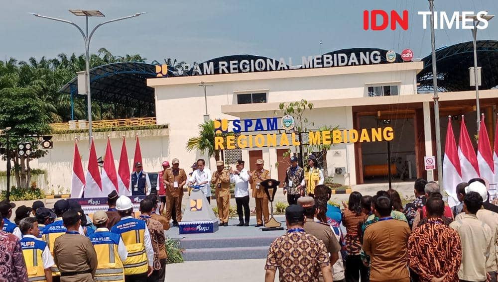 Presiden Jokowi meresmikan SPAM Mebidang di Binjai, Jumat (25/8/2023) (IDN Times/Bambang Suhandoko)