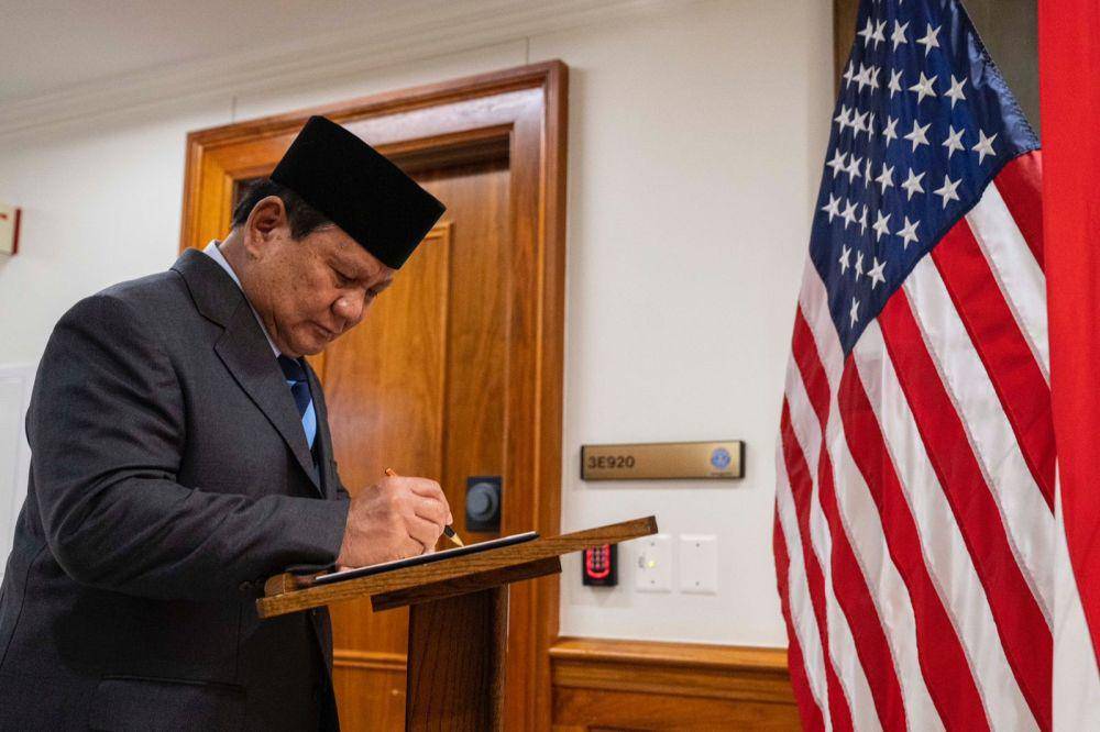 Menteri Pertahanan Prabowo Subianto (kiri) dan Menhan Amerika Serikat, Llyod James Austin III (kanan) ketika berada di Ged Pentagon, AS pada 25 Agustus 2023. (Dokumentasi Media Prabowo)