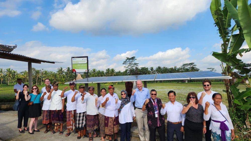 Deputy Secretary of Energy Amerika Serikat David Turk mengunjungi Desa Keliki, Desa Energi Berdikari Pertamina pada Jumat (25/8/2023). (Dok. Pertamina)