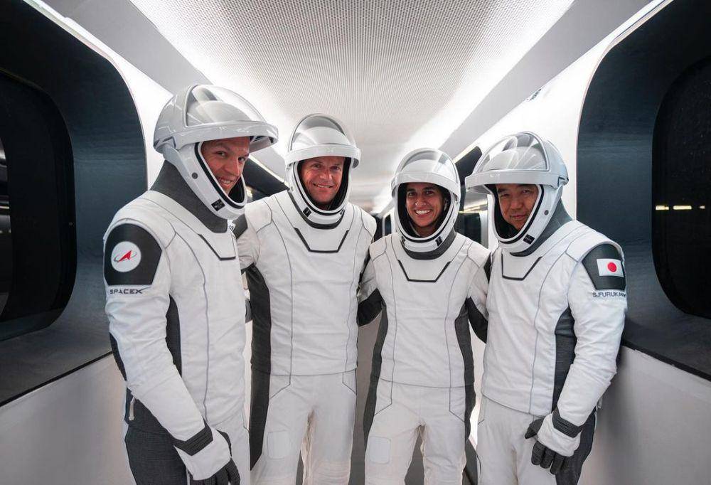 Astronot SpaceX Crew-7 ketika sedang melakukan latihan peluncuran (22/08/2023). (instagram.com/spacex)
