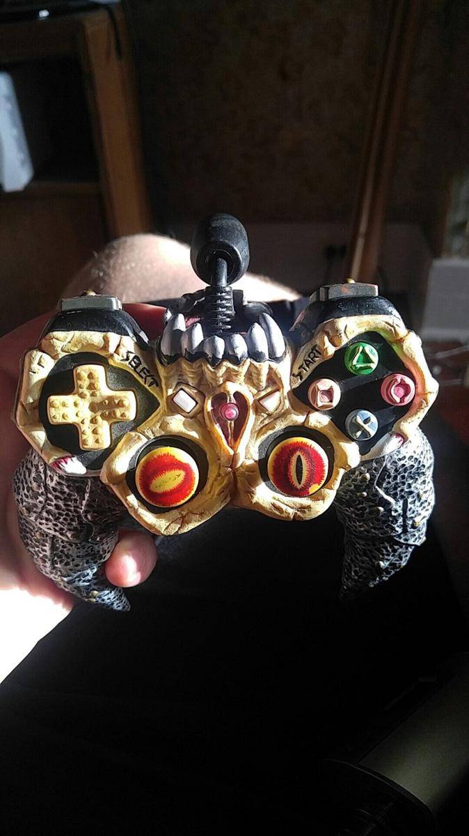 potret desain stik game nyentrik (reddit.com/user/ThePlacidAcid)