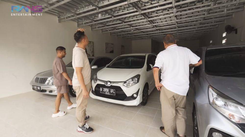 showroom mobil Pak Muh (YouTube.com/Rans Entertainment)