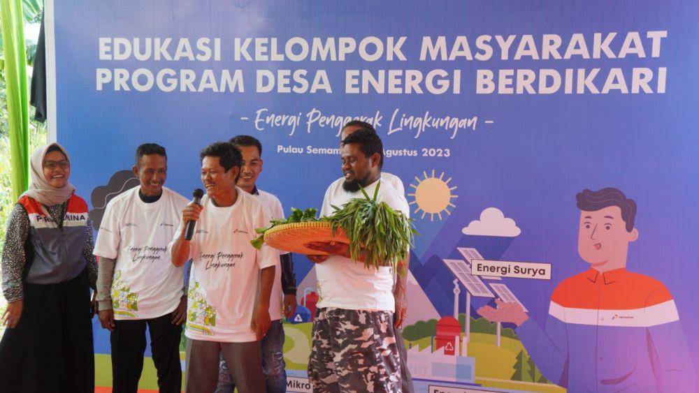 Program Desa Energi Berdikari di Pulau Semambu merupakan bukti nyata komitmen Pertamina dalam memberi dukungan dan memberdayakan masyarakat melalui energi terbarukan. (Dok. Pertamina)