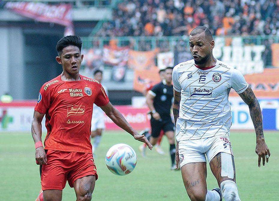 Arema FC saat menghadapi Persija Jakarta pada putaran pertama Liga 1 Indonesia 2023/2024. (instagram.com/aremafcofficial)