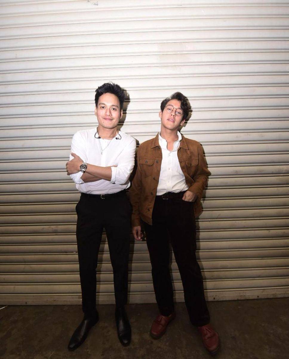 layering outfit Ardhito Pramono (instagram.com/ardhitopramono)