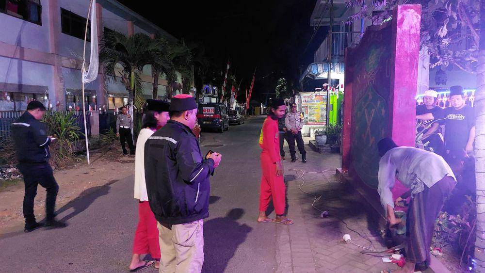 Pembongkaran tugu persilatan oleh GASMI. (Dok. Huma Polres Malang)