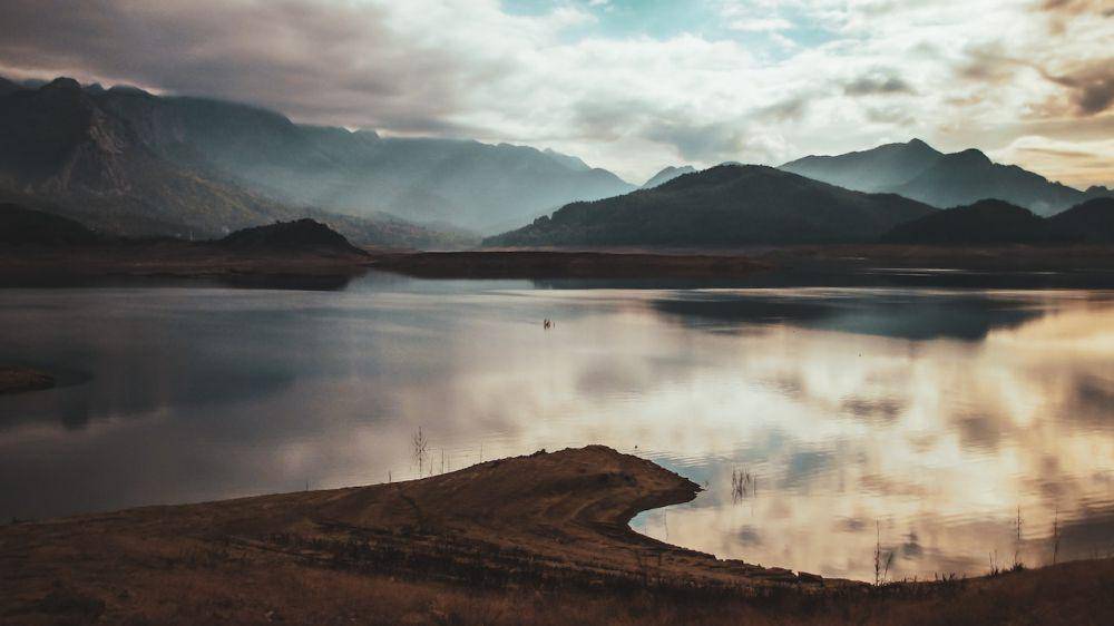 ilustrasi Danau Nyos (pexels.com/Aysegul Alp)