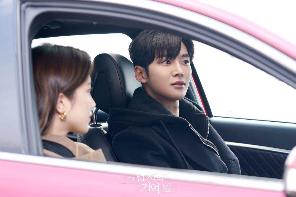 Rowoon dalam drama Find Me in Your Memory (dok. MBC/Find Me In Your Memory)