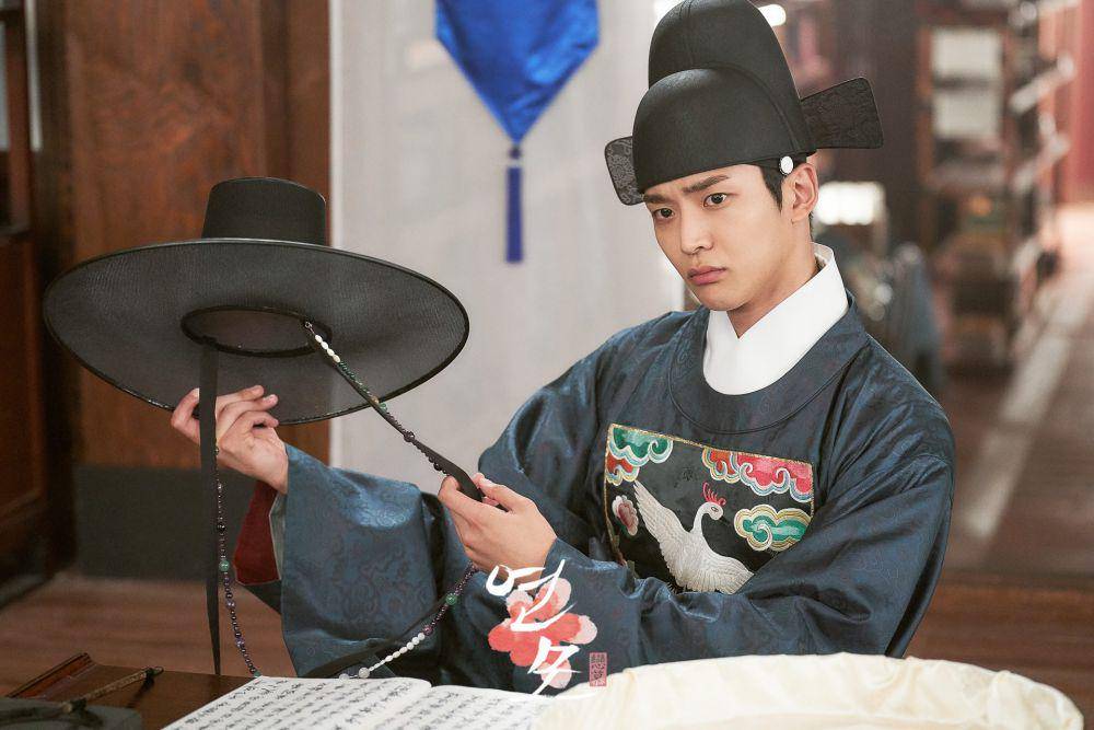Rowoon dalam drama The King's Affection (dok. KBS/The King's Affection)