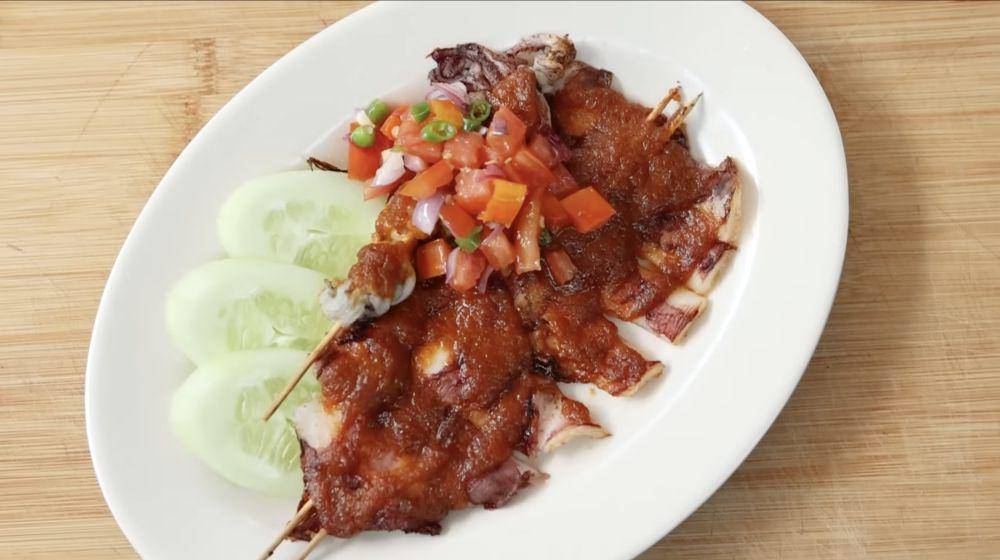 potret cumi bakar jimbaran ala Devina Hermawan (YouTube.com/Devina Hermawan)