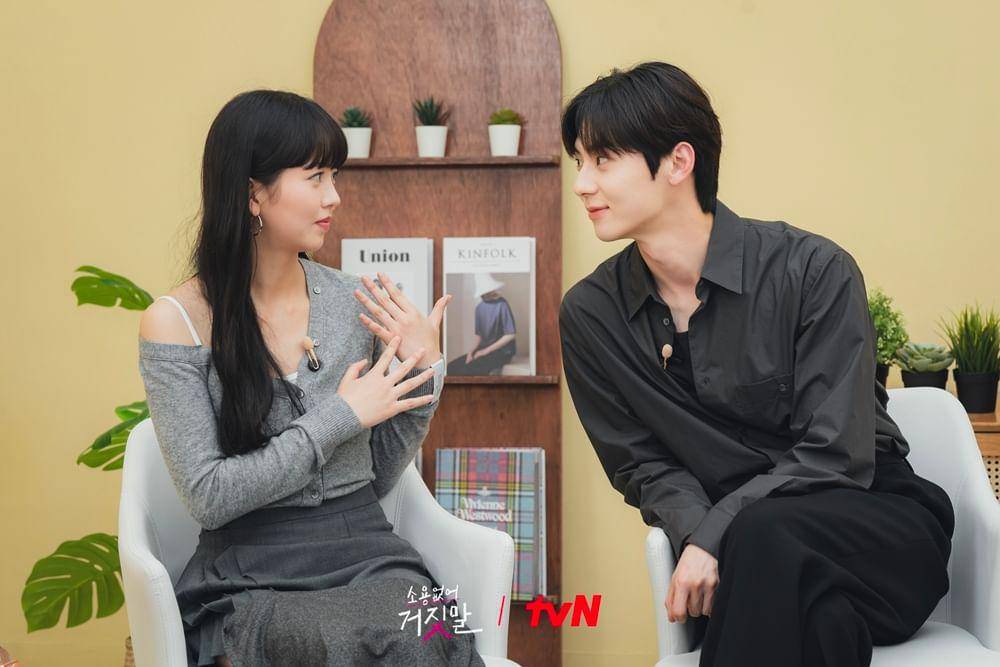 Kim So Hyun dan Hwang Minhyun di balik layar drama My Lovely Liar (instagram.com/tvn_drama)