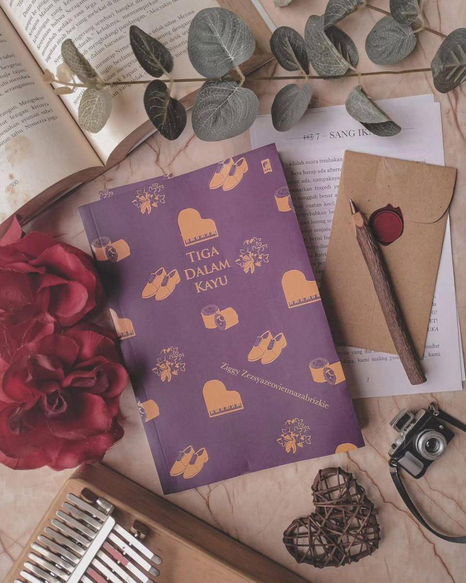 Novel Tiga Dalam Kayu (instagram.com/ciindy_rahmaa)
